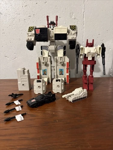 Hasbro Vintage 1984 G1 Transformers Battle Station Autobot Robot City Metroplex