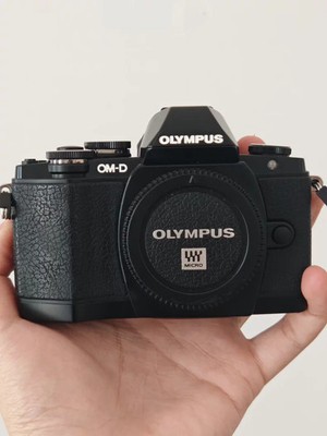 Olympus OM-D E-M5 16.1MP Digital Camera (Body Only) English BLACK - 95% New