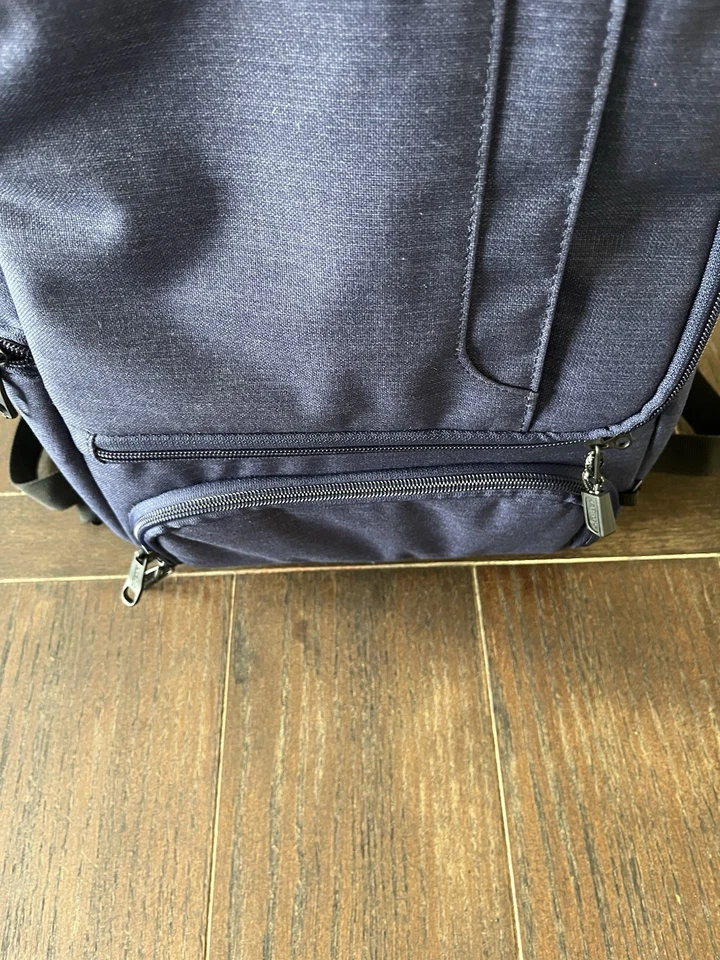 Ebags 专业超薄背包 17 英寸笔记本电脑可携带蓝色周末旅行包 — 第 4/4 张图片