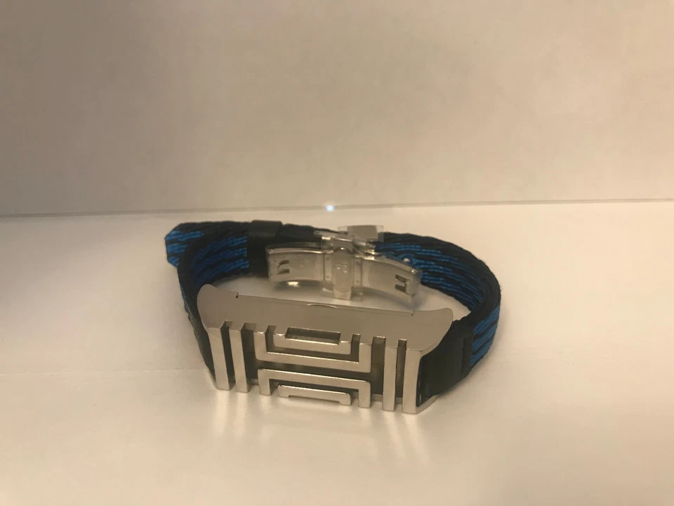 Pulsera deportiva de grosgrain a rayas azul/plateado TORY BURCH para Fitbit nueva con etiquetas Foto 2 de 3