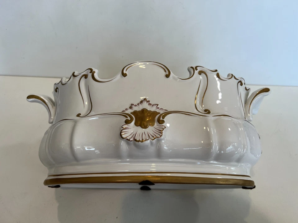 Jardinera de urna de cerámica blanca y dorada Chelsea House Italia con asas, 15 1/4" x 6 3/4" Foto 2 de 4