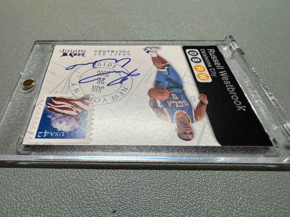 Sellos Fleer Hot Prospects Draft Day 2008-09 Russell Westbrook/50 DD-RW RC Foto 4 de 4