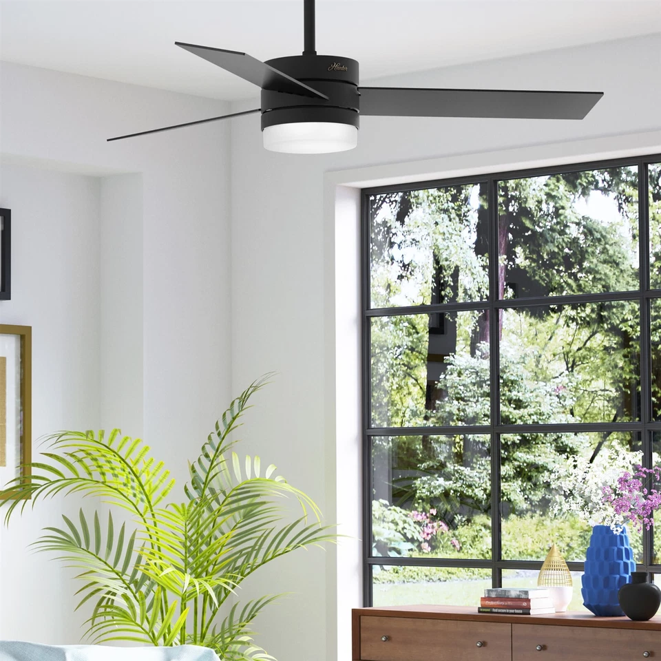 Hunter Fan 54 in Casual Matte Black Indoor Ceiling Fan with Light Kit and Remote - Image 4 of 4