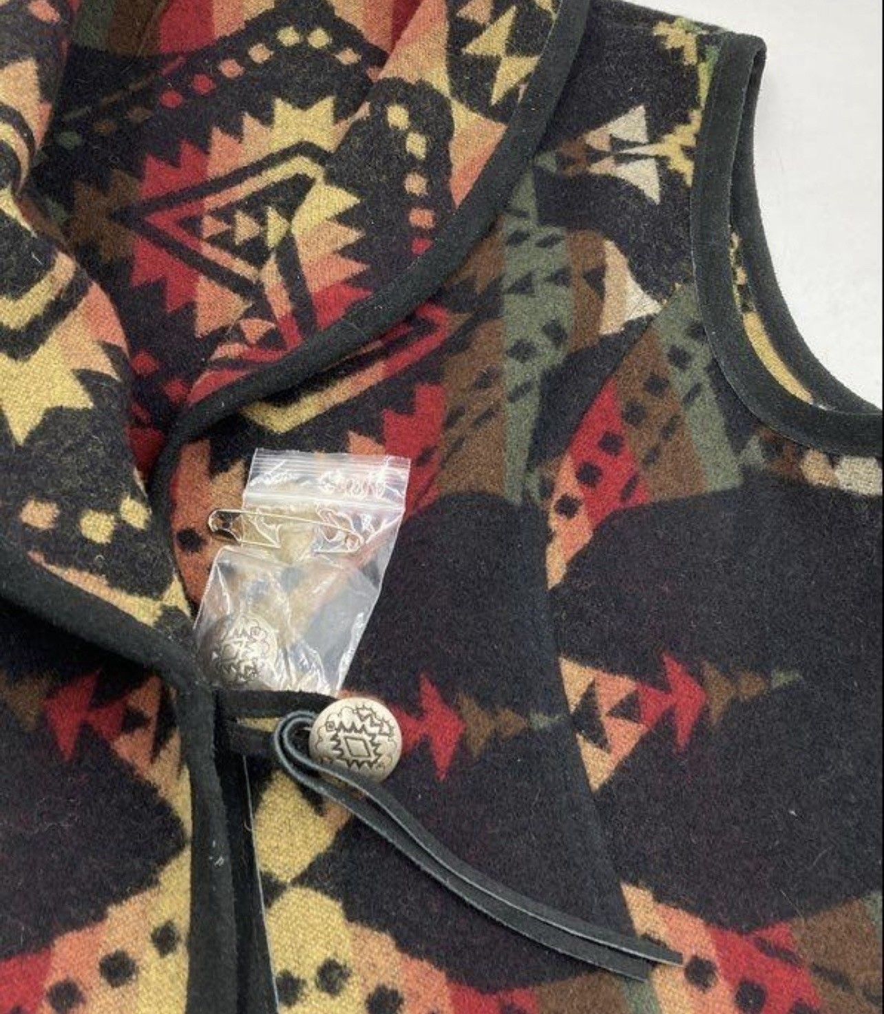 Pendleton Women’s Size Medium Virgin Wool With Le… - image 7