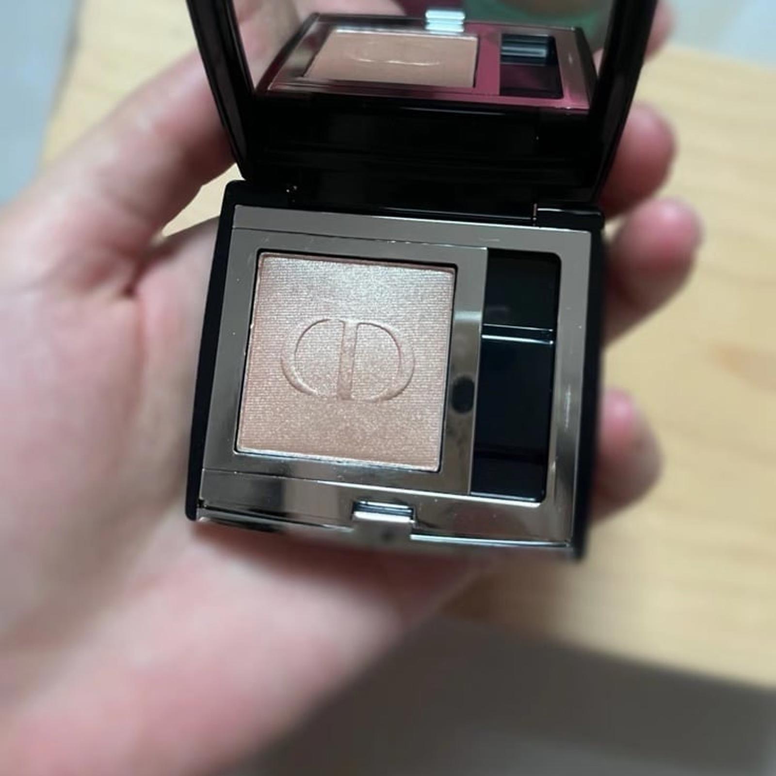Dior Mono Couleur Couture Eyeshadow in Tulle 530 - Velvety Matte Finish-image