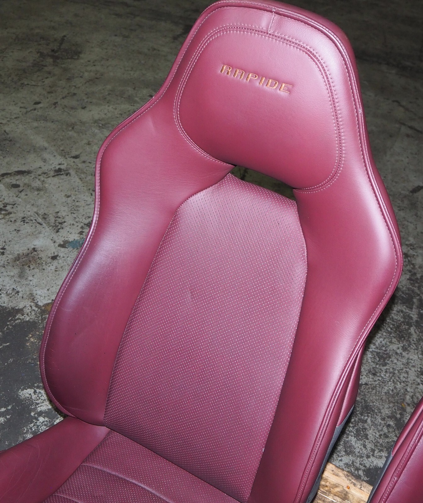 * 2010-2013 Aston Martin Rapide Iron Ore Red Leather Front Seat Set OEM Complete