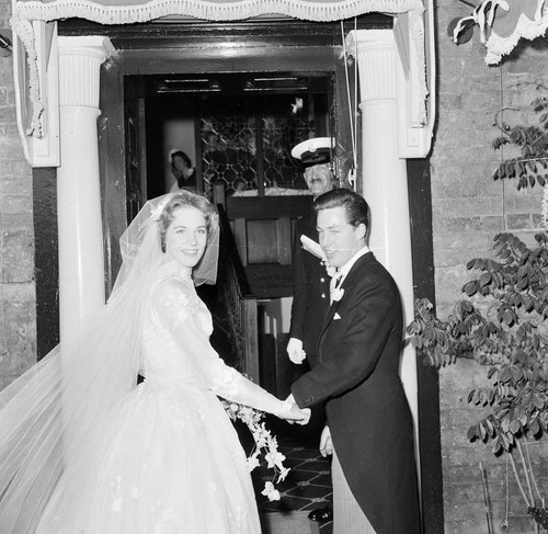 Julie Andrews 8x10 Photo 091326-17 Tony Walton - product listing photo