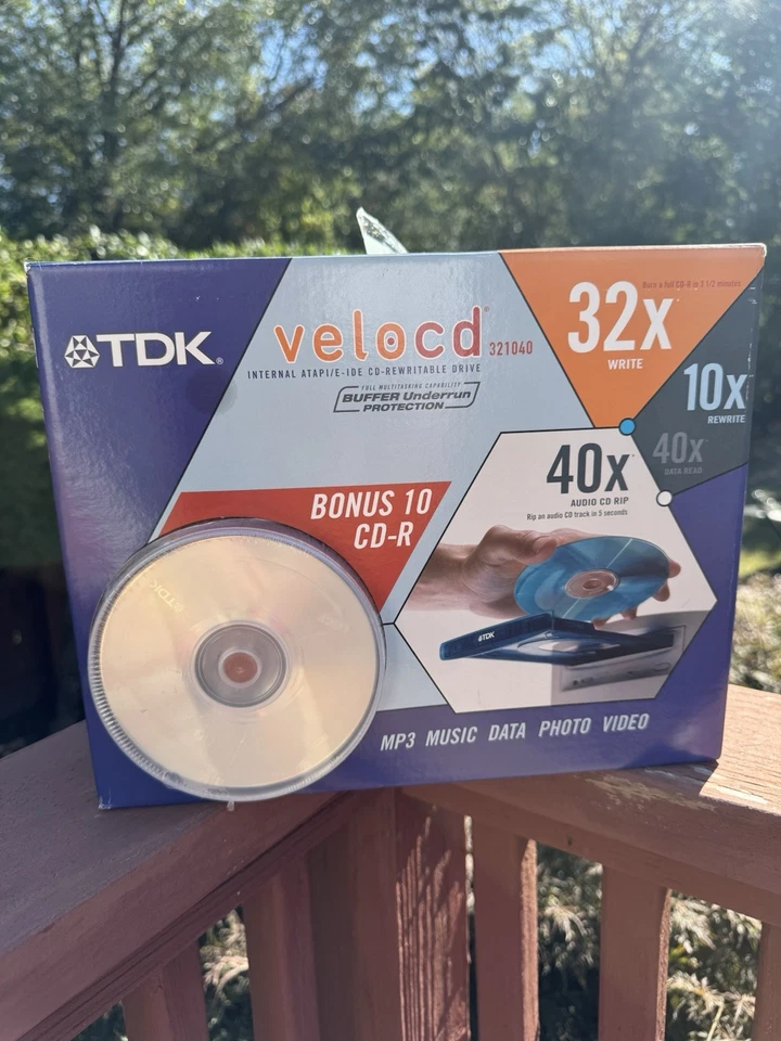 TDK VeloCD Internal ATAPE-IDE CD Burner Rewrite Drive AI-321040X Rewritable 2001 - Image 2 of 4