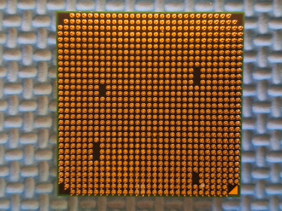 Processor AMD Athlon II X4 630 ADX630WFK42GI 2.8 GHz Socket AM3 Quad-Core CPU - Image 3 of 3