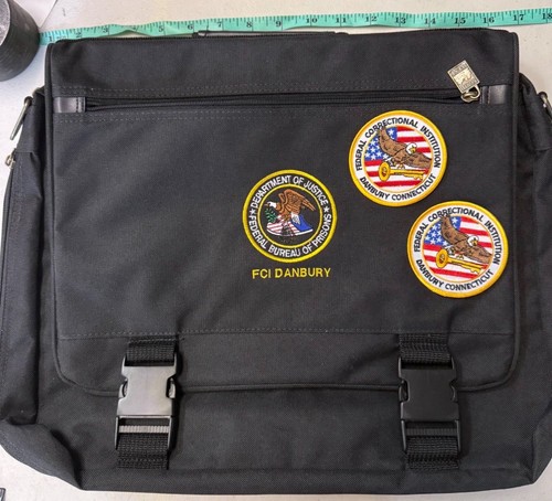 SET BESTEHEND AUS 3: DOJ BOP FEDERAL BUREAU OF PRISONS FCI FT DIX SCHULRANZEN TASCHE & 2 PATCHES - Bild 4 von 5