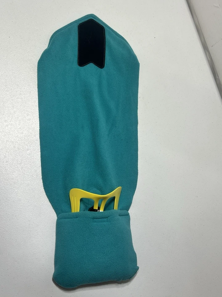 Almohada de Viaje Trtl Junior Niños Azul Polar Ligera Lavable Soporte para Cuello Foto 2 de 3