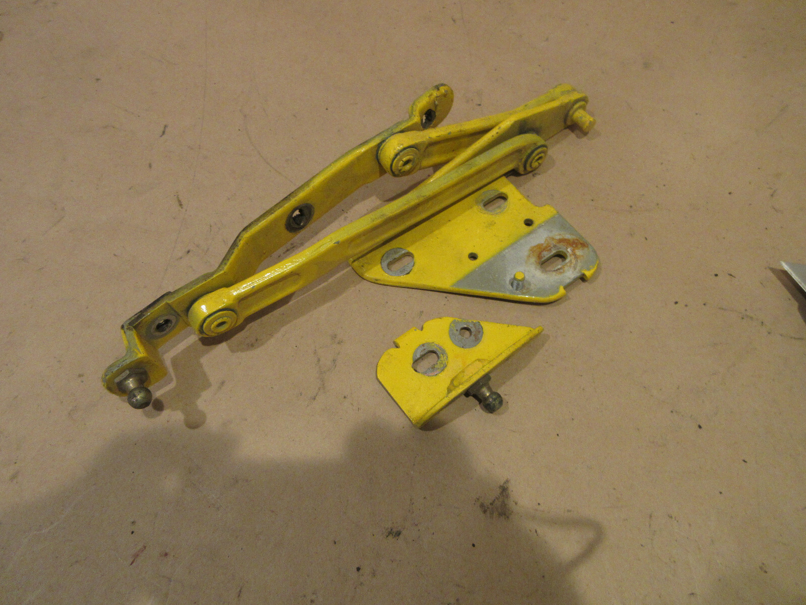Ferrari 550, 456, 575  - RH Trunk Lid Hinge  P/N 63143000