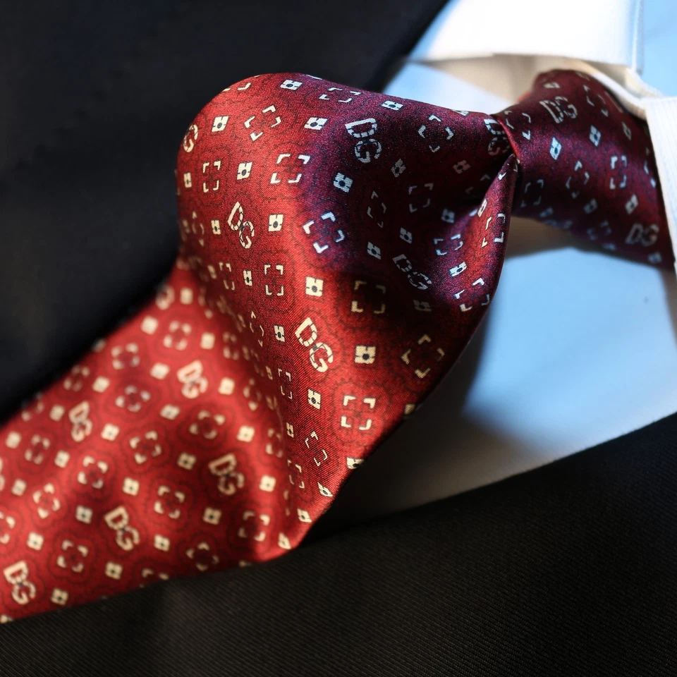 DOLCE GABBANA CRAVATTE Red Ivory DG Logo Geometric Necktie TIE 58"L x 3.75"W - Image 4 of 4