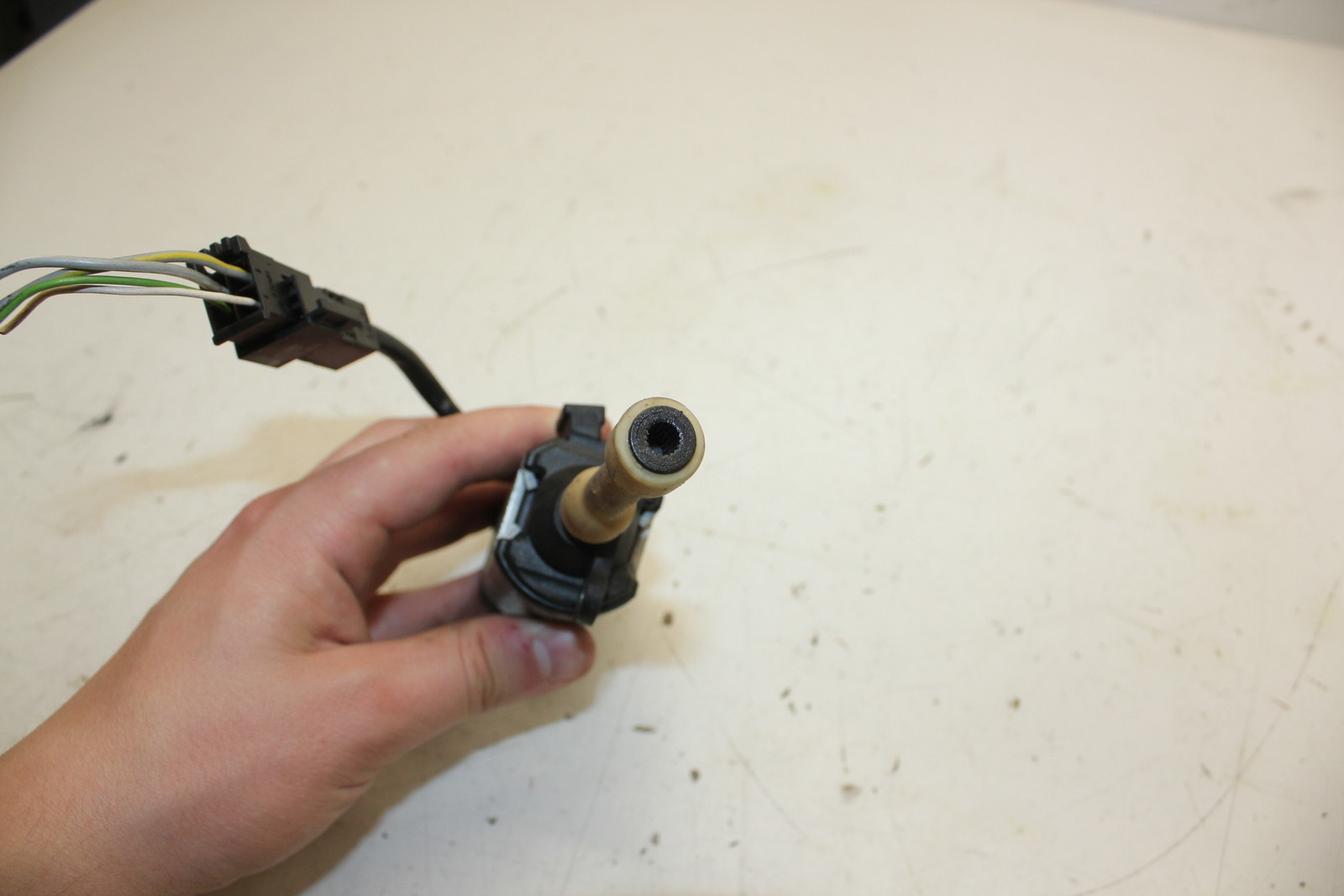 2003-2010 MERCEDES BENZ STEERING COLUMN MOTOR 2205400288 OEM (VN 
