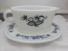 Pyrex Corningware , Old Town Blue Onion , Gravy Boat And Underplate Set Vintage