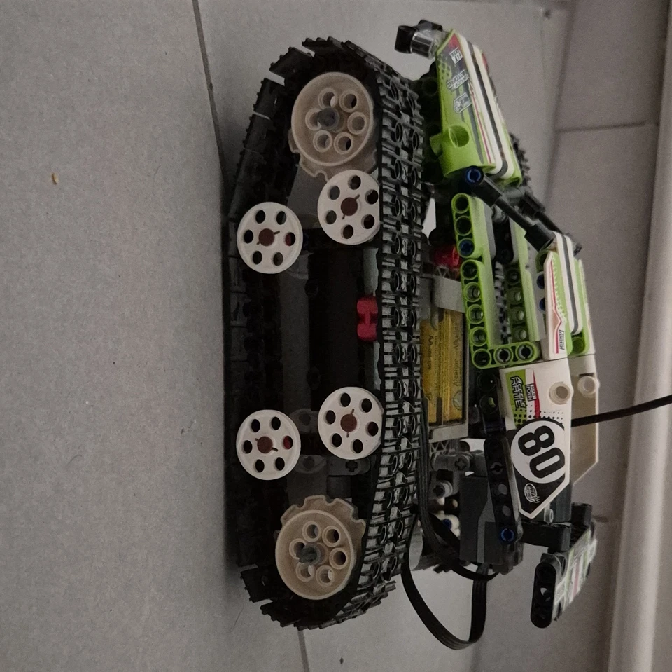 LEGO Technic 8043 Motorized Excavator, photo 4 sur 5