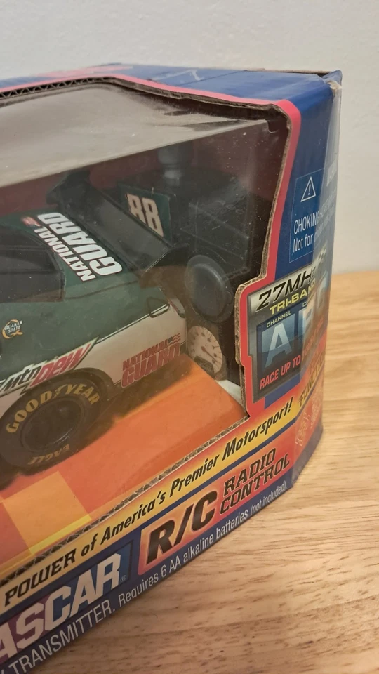 Dale Earnhardt Jr #88 无线电控制赛车 — 第 2/4 张图片