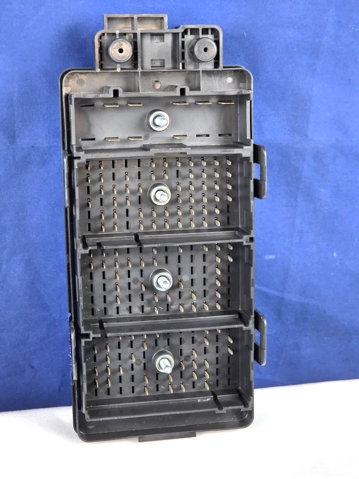 🏅2007 2008 Saturn Aura 2.4L Fuse Box Relay Module  25882988 🏅 - Image 4 of 4