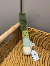 10-inch Jellycat Leek Plush: A Unique Christmas Gift for Veggie Lovers.