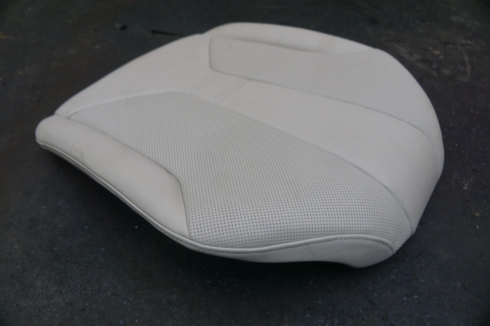 Rear Upper Back Seat Panel Cushion Ivory 52207409985 OEM BMW i8 2014-19 *Note*