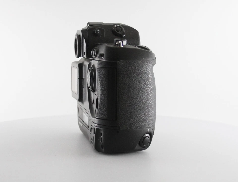 Nikon D1X 5.3 MP Digital SLR Camera Body Only - VAA109EM/25205PDP (25211) - Image 4 of 4