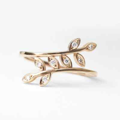 Leaf Shape Design Sterling Silver 1.60 CT Round Cut Moissanite Ring For His Wife
