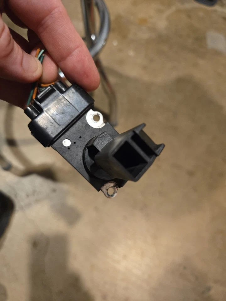 2007 Suzuki Aerio MAF Sensor AFH7OM-45 - Image 2 of 4