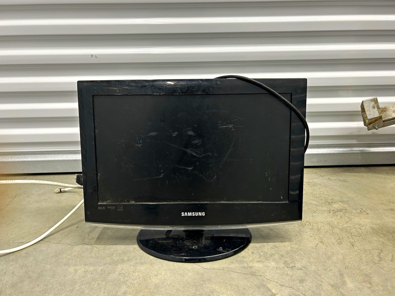 Samsung LCD Flat Screen TV Black 1080p FHD Maximum Resolution