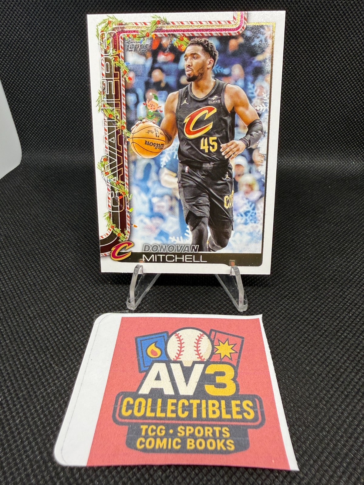 Donovan Mitchell - 2025 Topps Holiday #HE-DM Hidden Elf SP Variation Case Hit 🔥