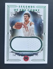 TRAE YOUNG 2023-24 TOPPS MOTIF LEGENDS OF THE COURT PATCH GREEN /10 *CREASE