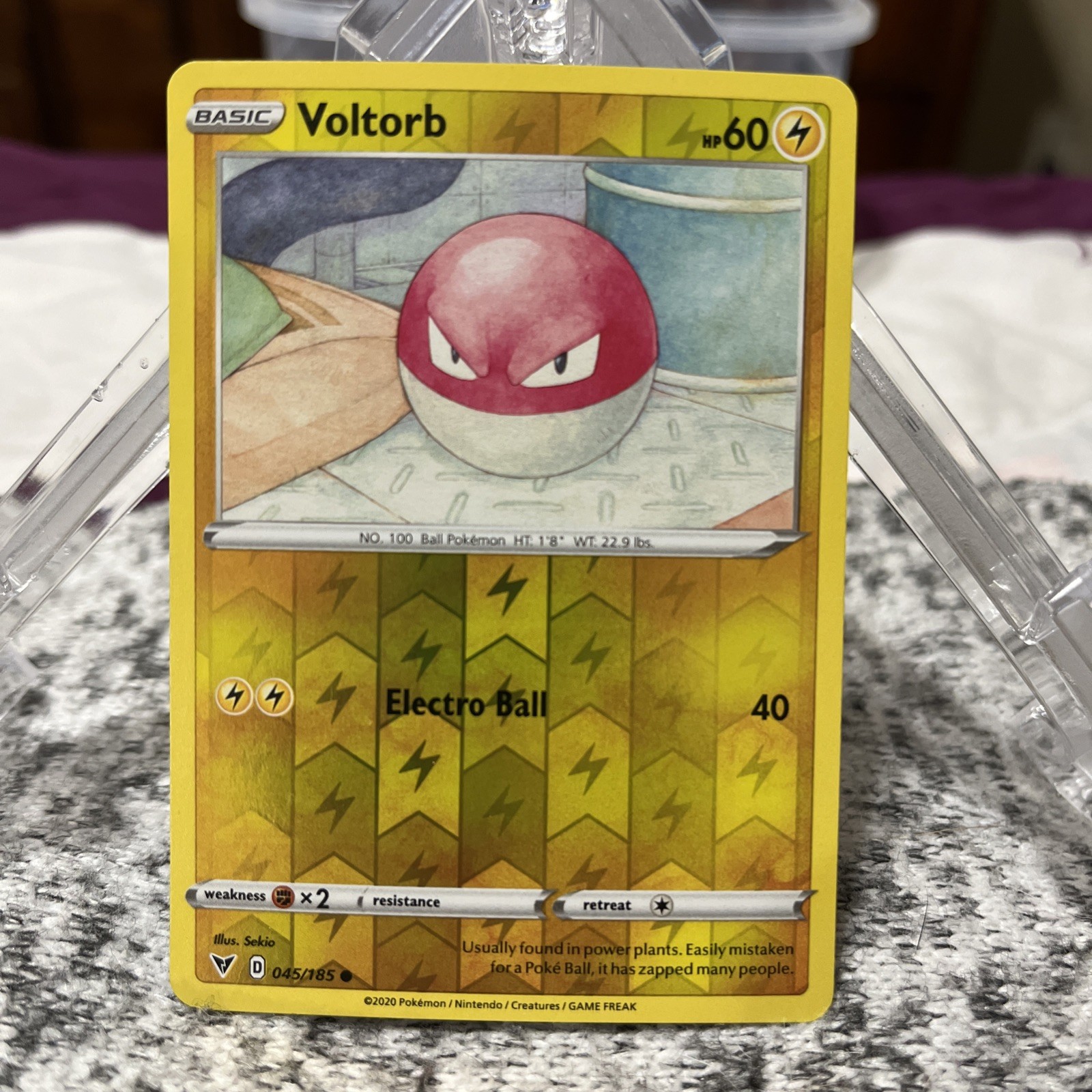 Voltorb 045/185 Reverse Holo Pokemon Card 