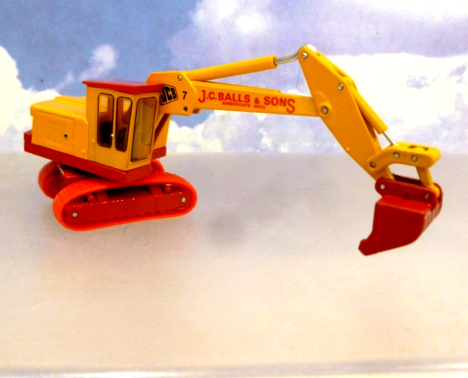 OXFORD 1/76 JCB 7 TRACKED 360 EXCAVATOR J.C.BALLS & SONS AMBERGATE 76JCB7002 - Image 2 of 4