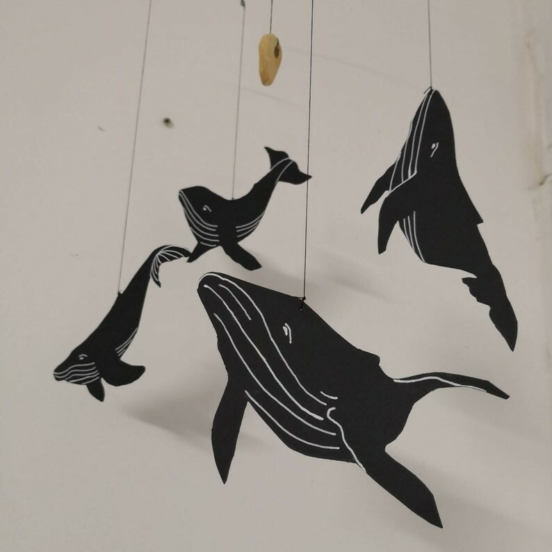 Mobile baleines à bosse artisanal, décoration chambre bébé chic
