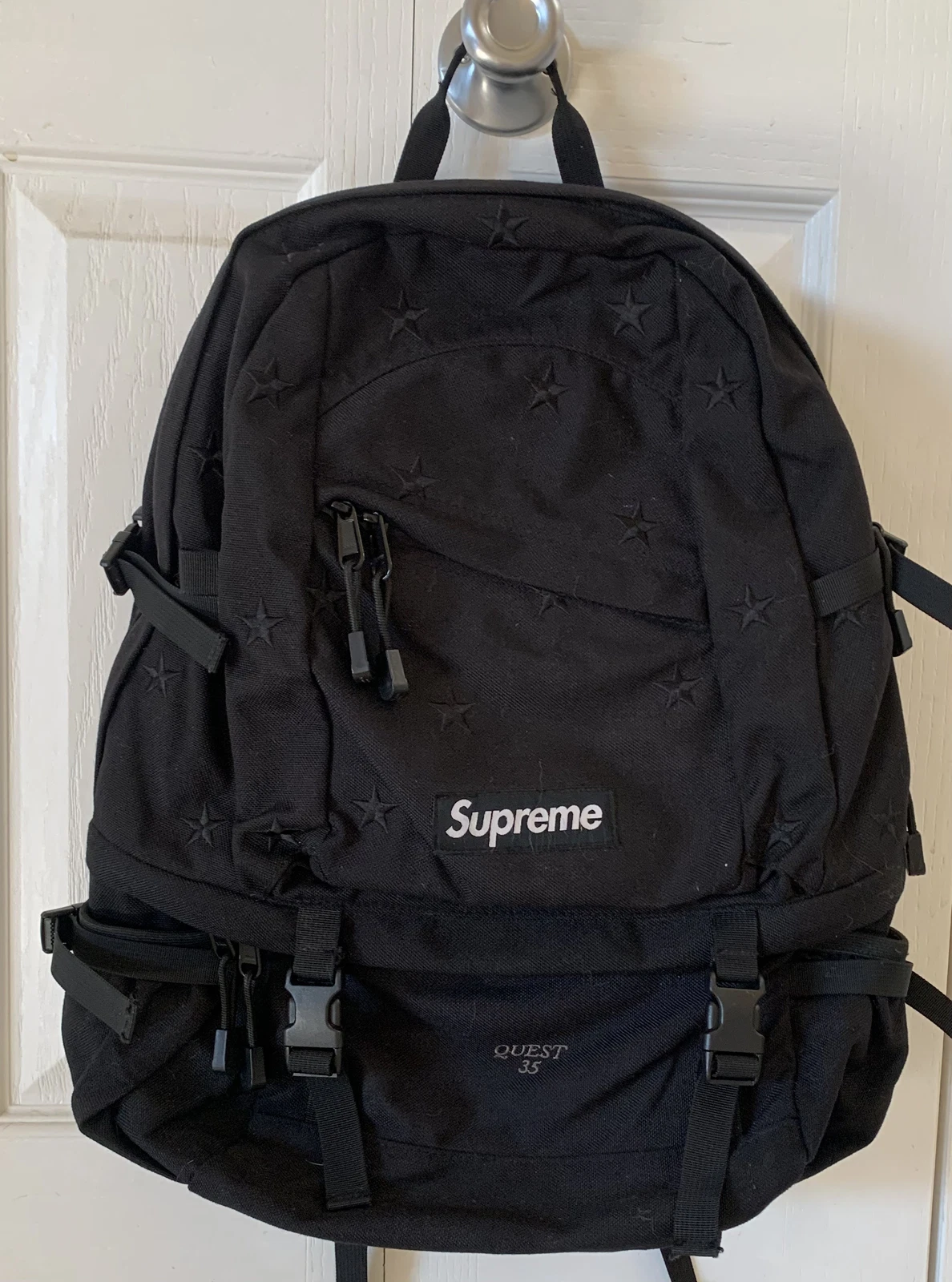 Sac à dos Supreme Stars Quest 35 nylon noir. Occasion. Excellent état