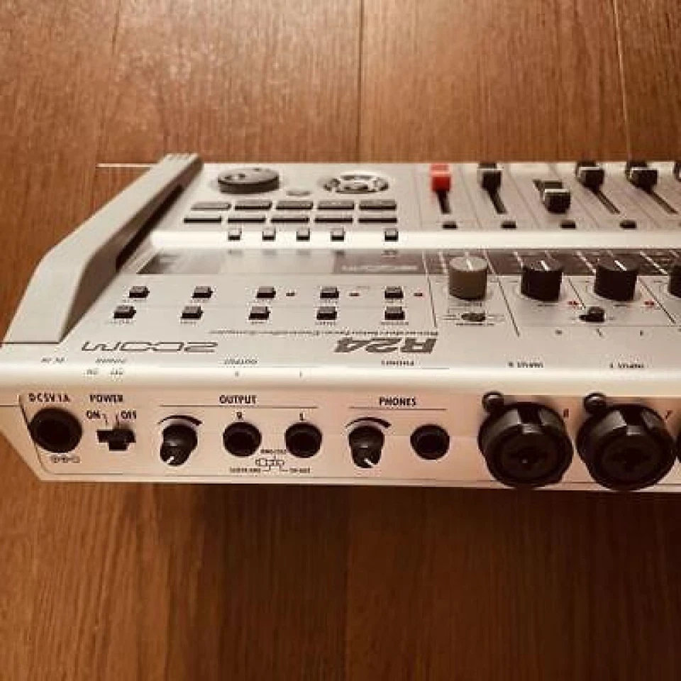 ZOOM R24 Multi-track Recorder 8-Track Japan Good Condition Working Tested - Image 4 of 4