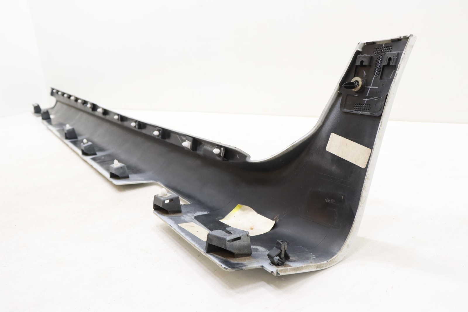 CHRYSLER PACIFICA Rocker Moulding Rh Bent Cracked Scratched Broken Tabs