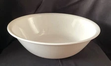VINTAGE CORELLE 'WINTER FROST WHITE' 2 QT. 10 3/8" SERVING BOWL 64 OZ.