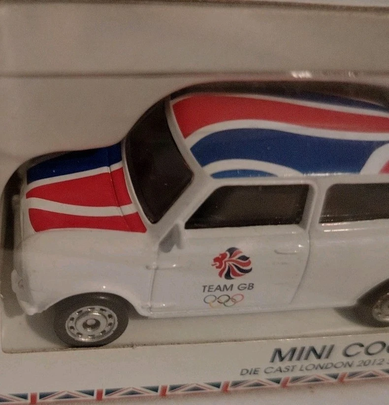 CORGI - MINI COOPER SOUVENIR OLIMPIADE LONDRA 2012 - Scala 1:43 - Immagine 3 di 4
