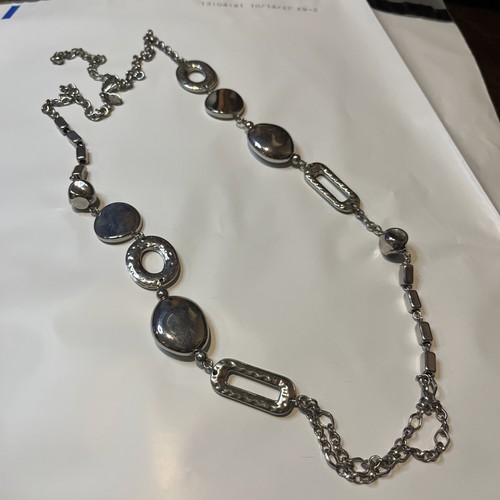 CHICO'S Collana catena di perle con anello martellato tono argento (A55) - Foto 4 di 7