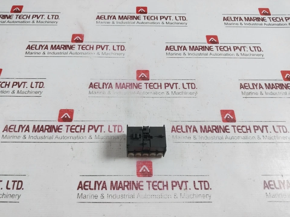 MOELLER 11 DIL E Auxiliary Switch Block Awg 18-14 - Image 3 of 4