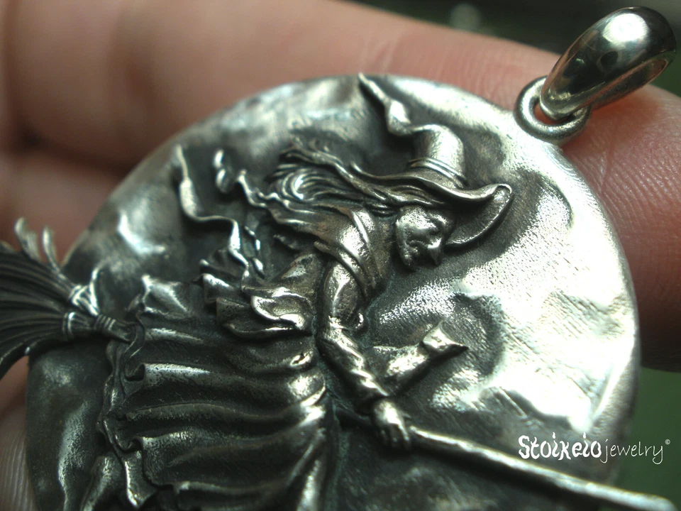 Ожерелье летающей ведьмы, ведьма на метле с луной и кошкой серебро 925 пробы - Изображение 2 из 4