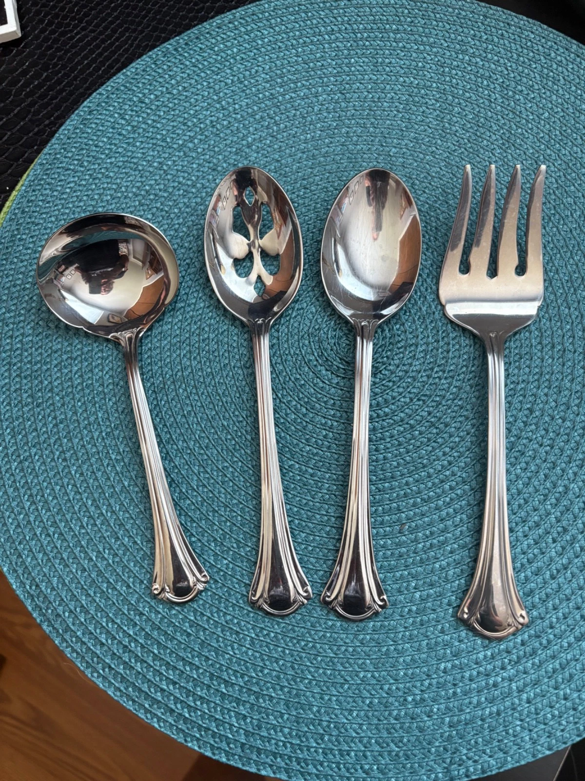 RESPLENDENCE by INTERNATIONAL 18/10 STAINLESS ~ SET OF 4 SERVING PIECES