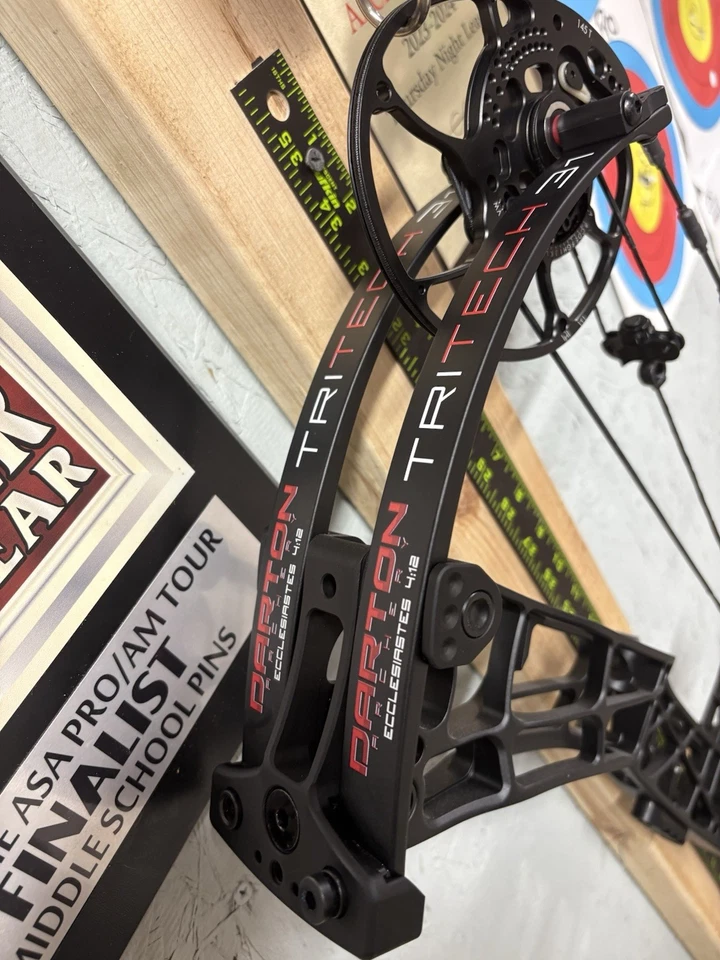 Darton Tritech 31 Right Hand 60 lbs Black Riser w/Black Limbs - Image 4 of 4