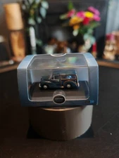 Oxford 76MMT002, Morris Minor Traveller Car in British Racing Green - 1:76 scale