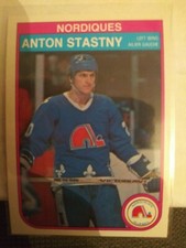 1982-83 OPC hockey Anton Stastny card #249 in nm/mt condition