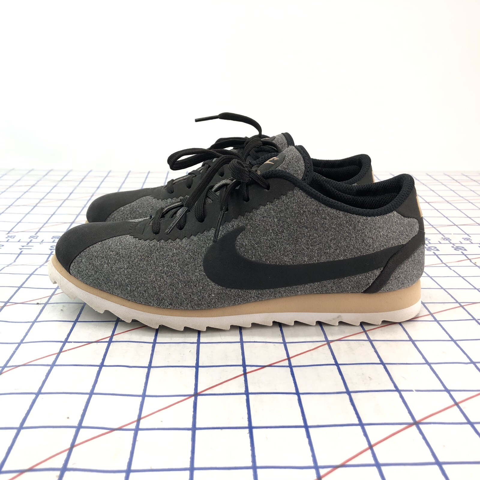 Nike Womens Size 6 Cortez Ultra SE 