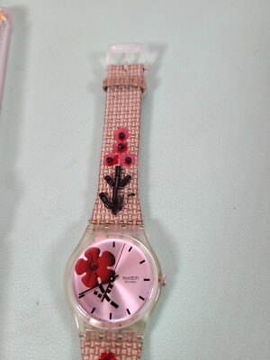 AUTHENTIC VINTAGE SWATCH WATCH BEADED RED FLOWERS WITH ORIGINAL