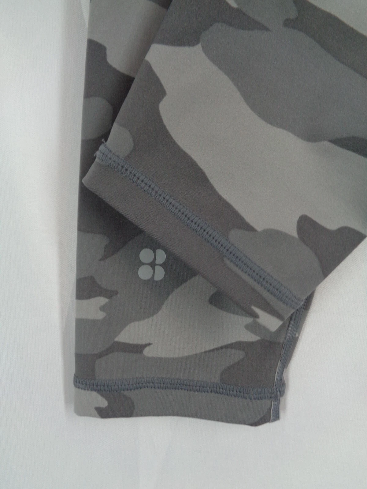 sweaty-betty camo power 7/8 length leggings