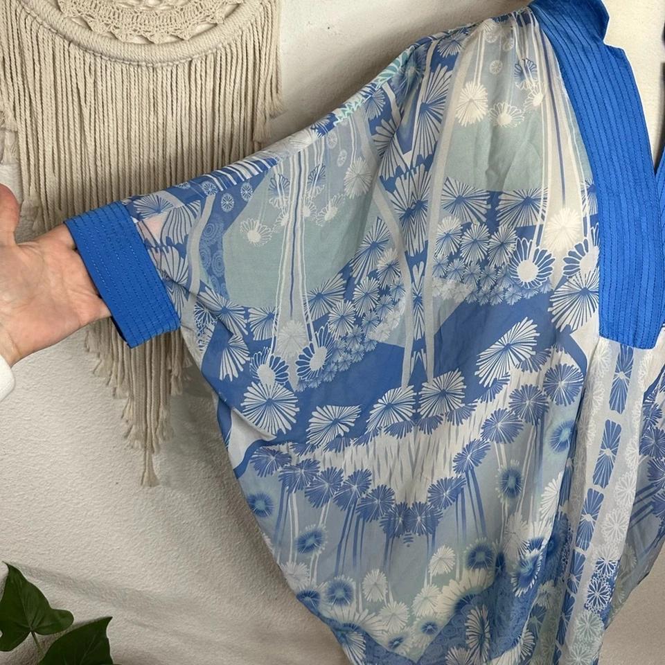 Bebe синий цветочный кафтан размер маленький - Изображение 2 из 4