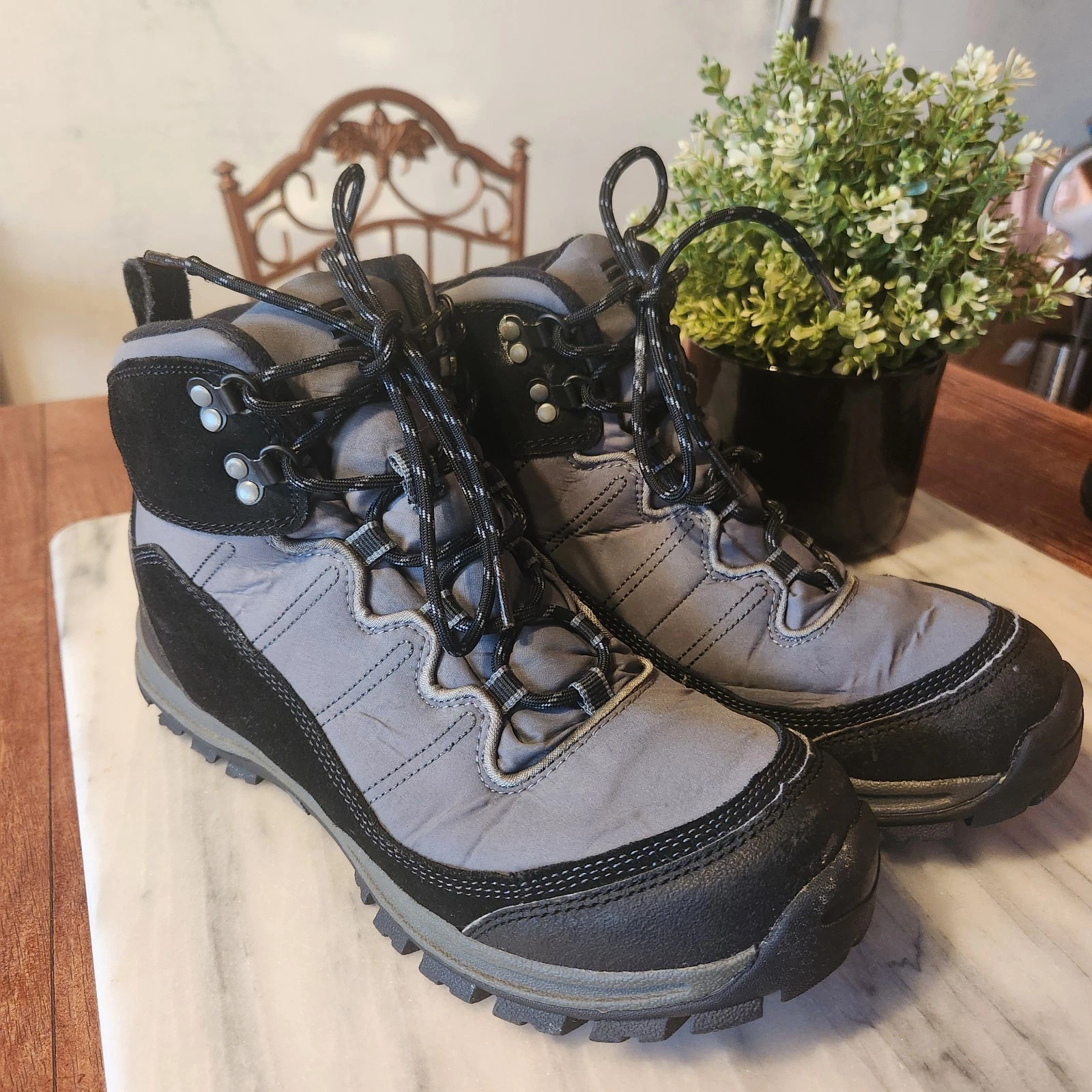 Lands' End Women's Gorpcore Expedition Waterproof Insulated Snow Boot size 9B